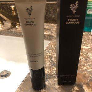 Younique Touch Glorious face primer